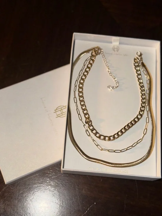 House of Harlow 1960 Logo Plaque in Gold on Pale Background - Picture 2 of 4